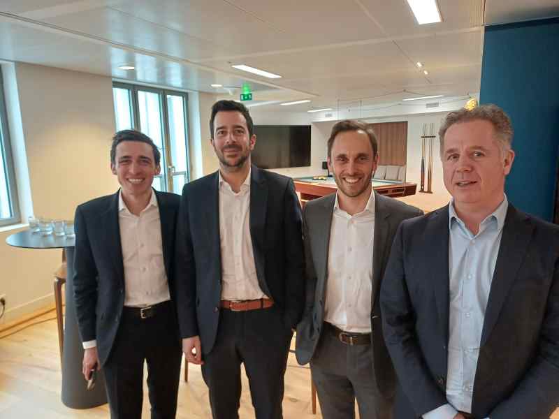 flèche haut hausse assurance vie