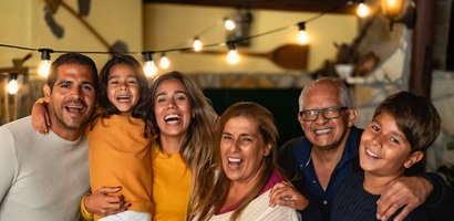 famille heureux réunion héritage