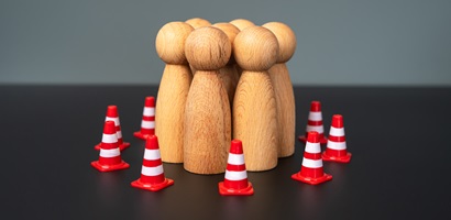 trafic borne cône groupe entouré